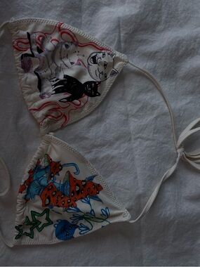 RIP N DIP size largeWhite Triangle Bikini Top with Colorful Cat & Graphic Prints